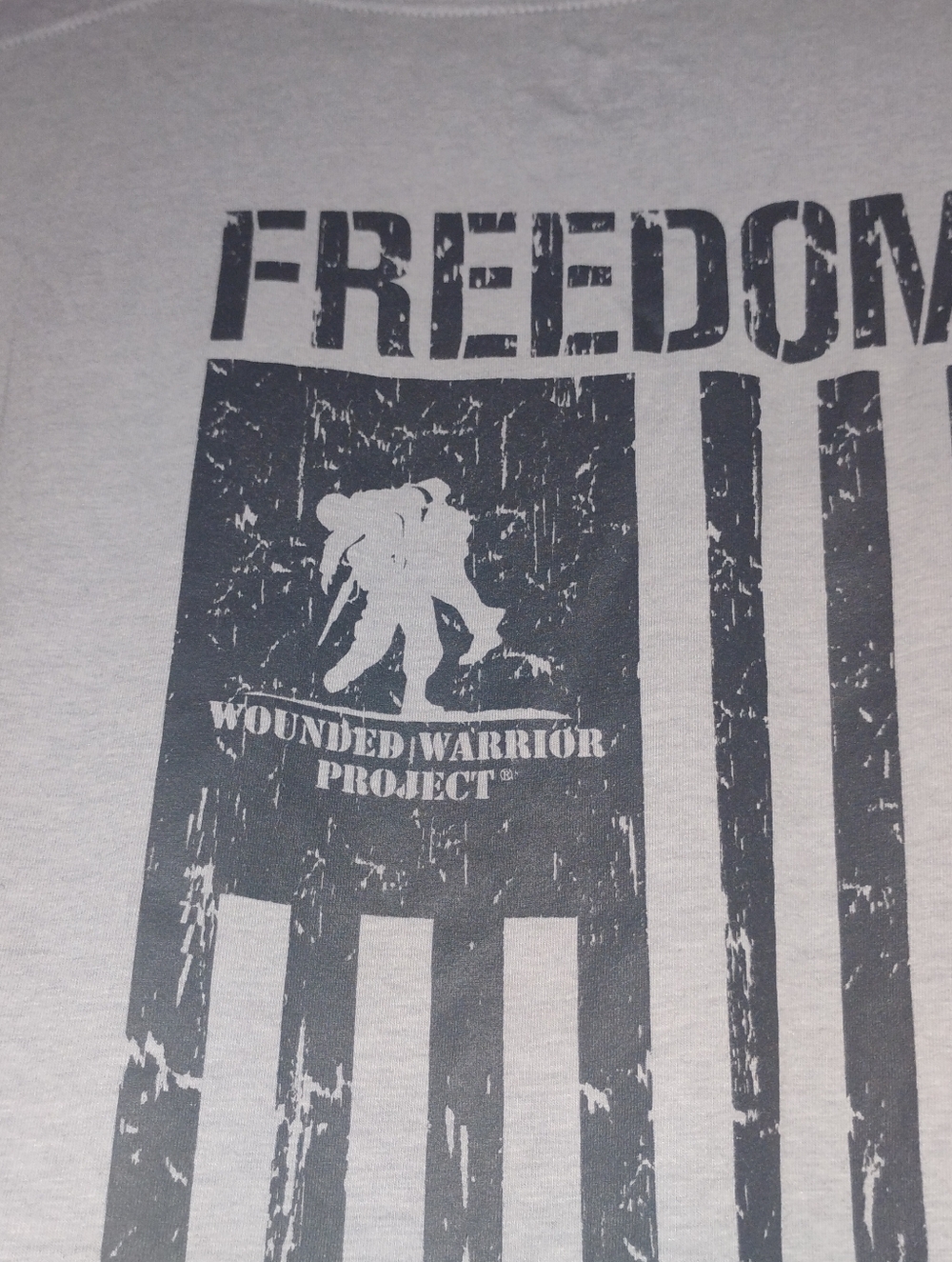 Under Armour Light Gray “Freedom” Wounded Warrior Graphic Tee - Picture 6 of 7